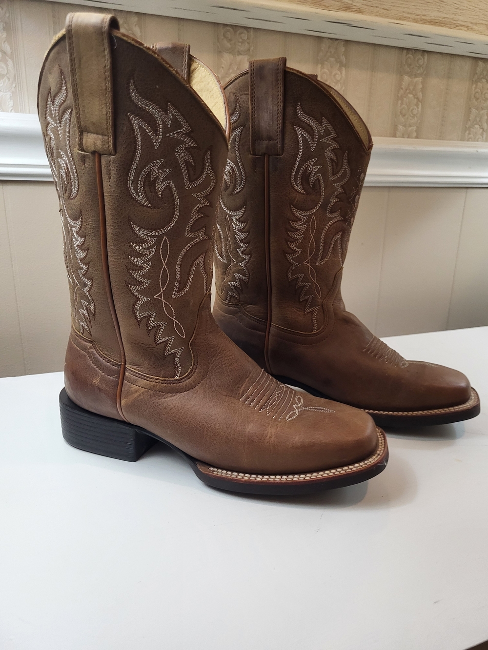 Shyanne Brown Western Embroidered Leather Heeled Boots, New 6.5